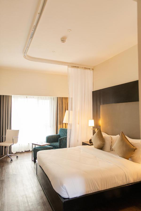 Acacia Premier Hotel كيزيمو المظهر الخارجي الصورة