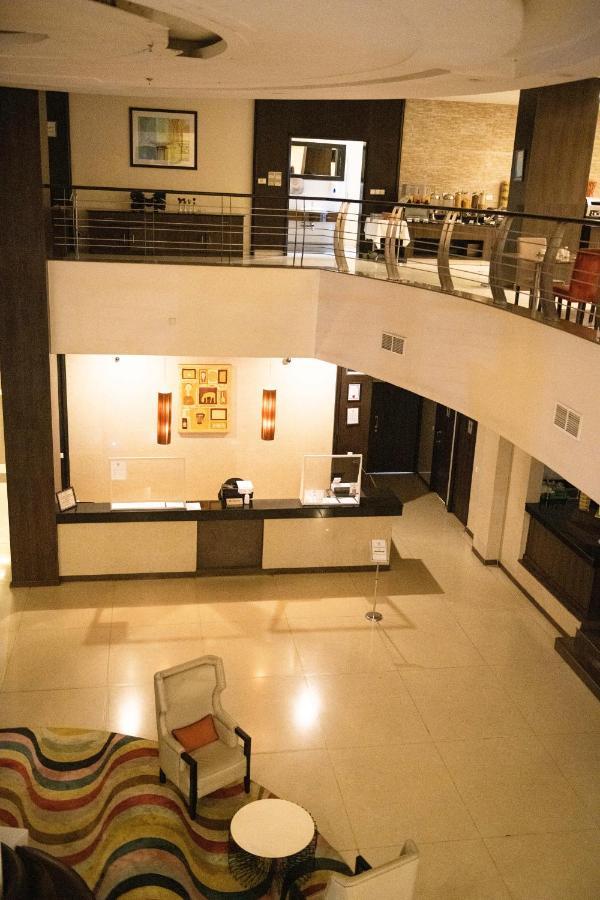 Acacia Premier Hotel كيزيمو المظهر الخارجي الصورة