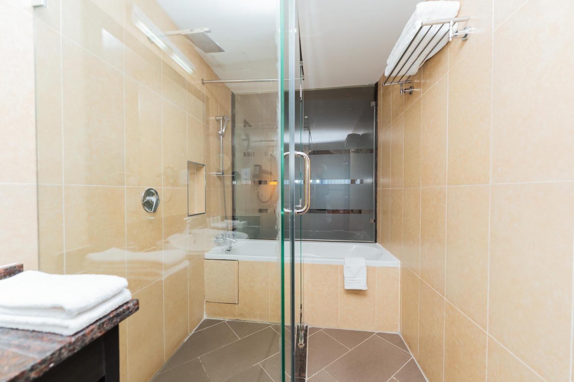 Acacia Premier Hotel كيزيمو المظهر الخارجي الصورة