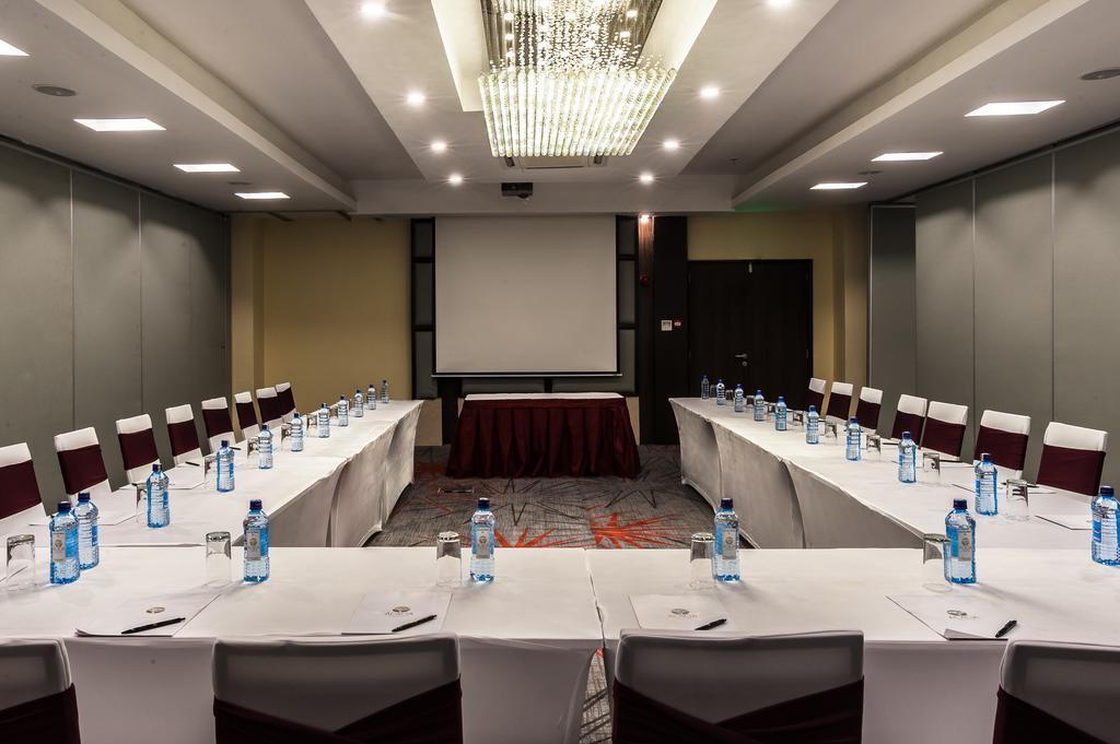 Acacia Premier Hotel كيزيمو المظهر الخارجي الصورة
